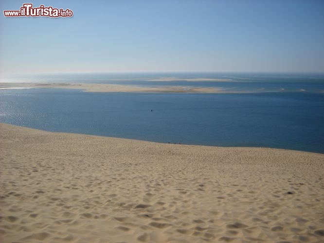 Immagine Lo spettacolo offerto dalla Dune du Pyla che si affaccia sull'Oceanoi Atlantico vale da solo il viaggio in Aquitannia.