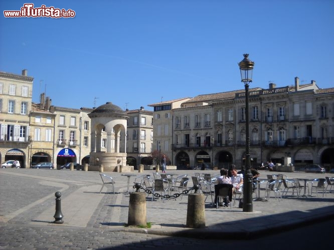 Immagine Libourne è una cittadina francese di circa 25000 abitanti situata nel dipartimento della Gironde, non lontano da Bordeaux.