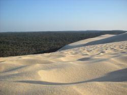 La Dune du Pyla si trova nel dipartimento francese della Gironda ed è a tutti gli effetti la duna di sabbia più alta d'Europa.