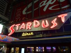 Stardust ristorante new york city cantano happy ...
