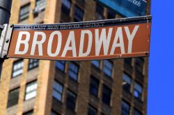 Segnale stradale a broadway New York City