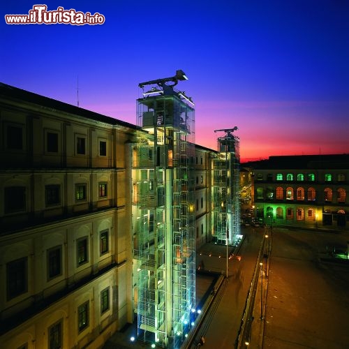 Immagine Madrid, Museo Reina Sofia al tramonto - copyright Turespaña