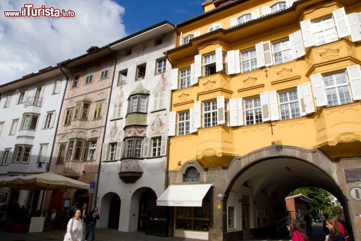 Bolzano la via dei Portici
