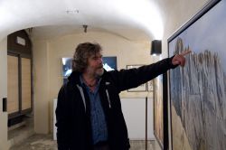 Reinhold Messner all'interno del Messner ...