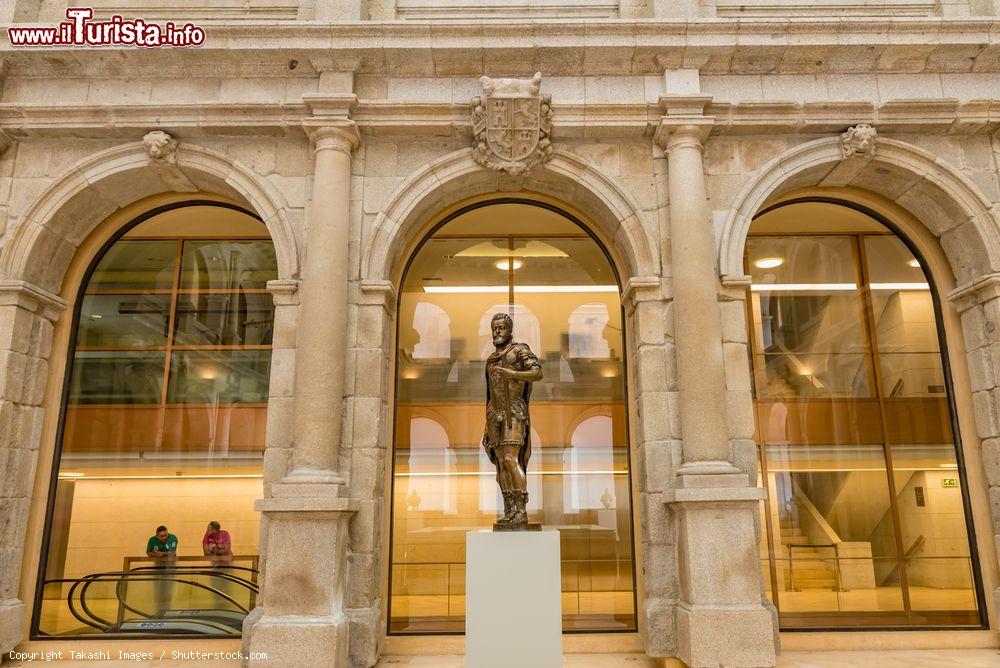 Immagine Il chiostro della Chiesa parrocchiale di San Jeronimo el Real, integrata nel museo del Prado a Madrid. - © Takashi Images / Shutterstock.com