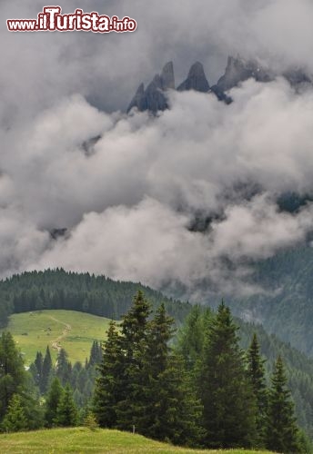 Panorama dal Fuciade verso la valle del passo San Pellegrino