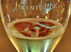 Il fine perlage dei vini Trento Doc