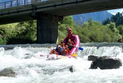 Salto Rafting Trentino sul Torrente Avisio Val ...