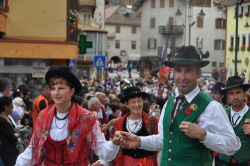 Trentino i costumi Ladini di Moeana