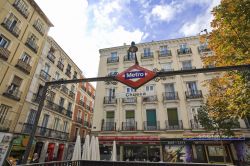 Plaza Chueca Madrid Stazione metopolitana E.M. ...