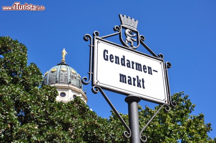 Immagine Gendarmenmarkt a Berlino e la cupola della Deutscher Dom