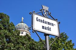Gendarmenmarkt a Berlino e la cupola della Deutscher Dom