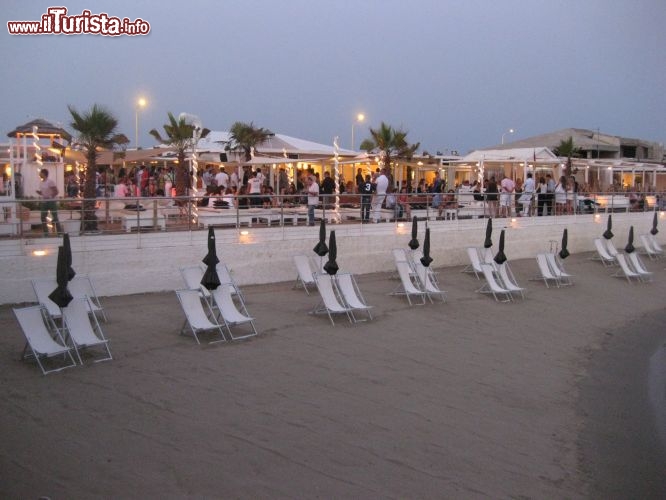 Immagine La spiaggia di Marina di Pisa, il centro della movida pisana