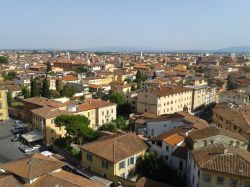 Veduta panoramica dalla cima della Torre di Pisa. Il biglietto per salire costa 15 euro.