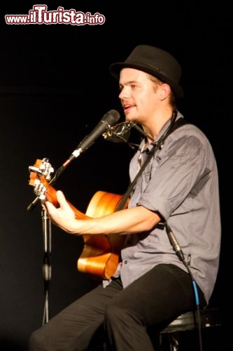 Gardens Amphitheatre chitarrista al Darwin Blues Festival