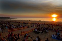 Il momento del tramonto a Mindil Beach Darwin, ...