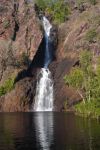 Le casacate Wangi Falls creano una piscina balneabile ...