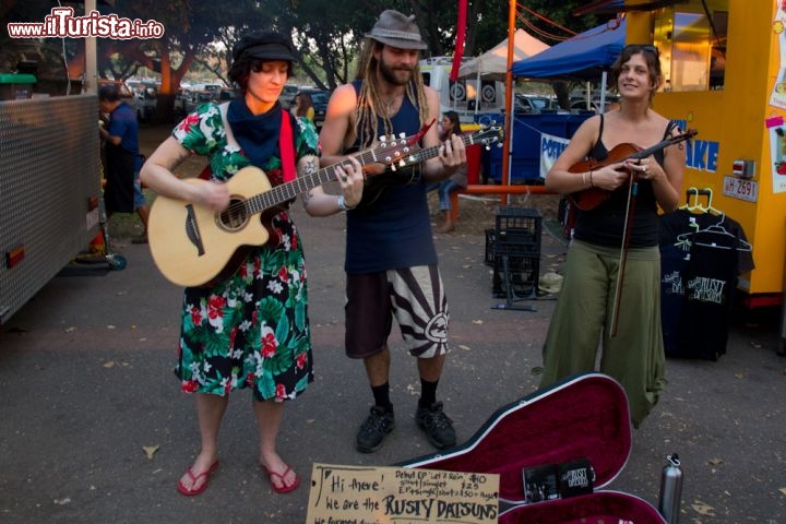 Immagine Sunset Markets a Mindil Beach: artisti di strada a Darwin