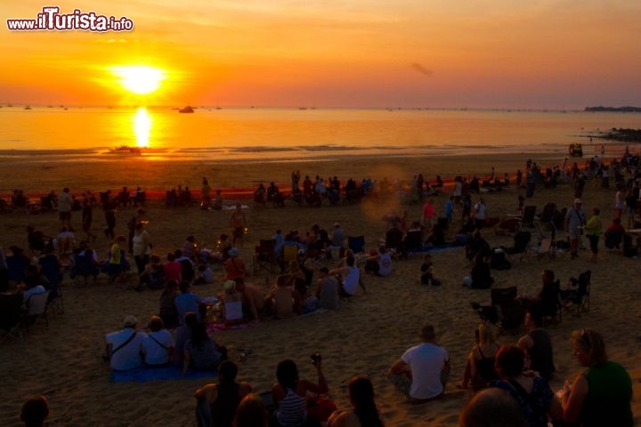 Immagine Il rito del Tramonto a Mindil Beach Darwin (Australia)