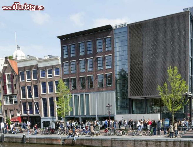 Immagine Il panorama del canale Prinsengracht con la Casa di Anna Frank - © Anton Havelaar / Shutterstock.com