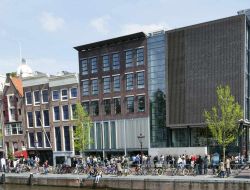 Il panorama del canale Prinsengracht con la Casa di Anna Frank - © Anton Havelaar / Shutterstock.com 