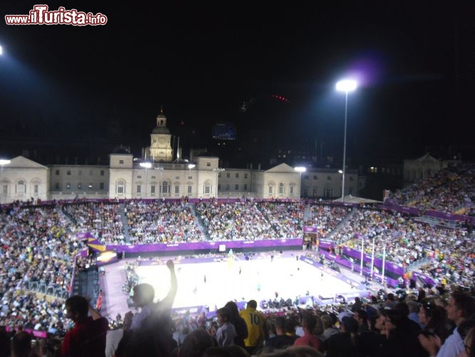 Immagine Olimpiadi Londra 2012 beach volley in notturna