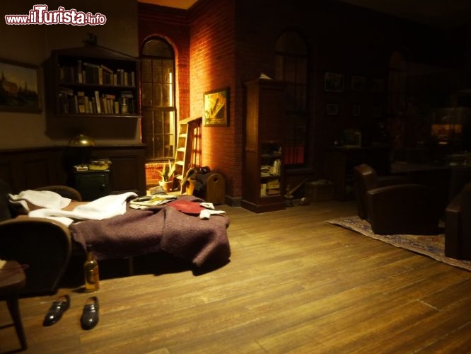 Immagine Museo miniature Lione, una piccola stanza riprodotta nei minimi particolari, luci comprese