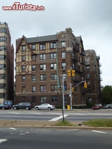 Immagine Edificio stile fiammingo nel Bronx