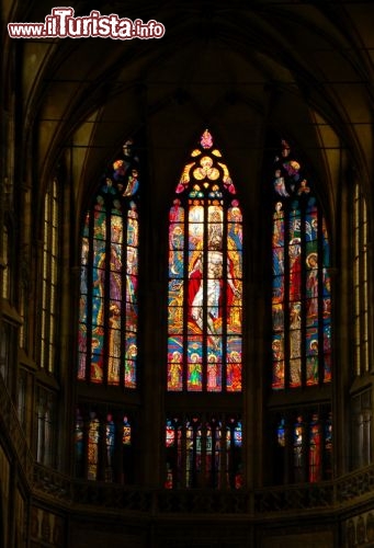 Immagine Vetrate San Vito Praga interno Cattedrale