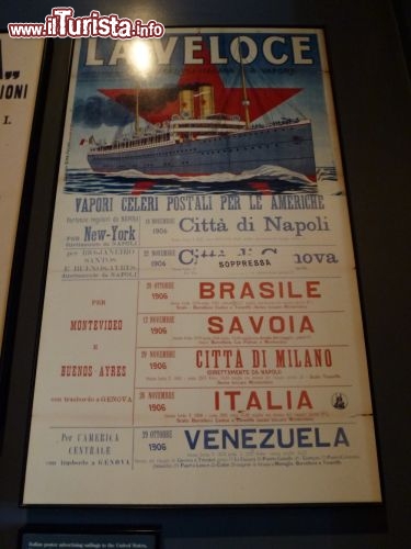 Immagine Manifesti d'epoca di navi postali per l'america con partenza da diversi porti italiani