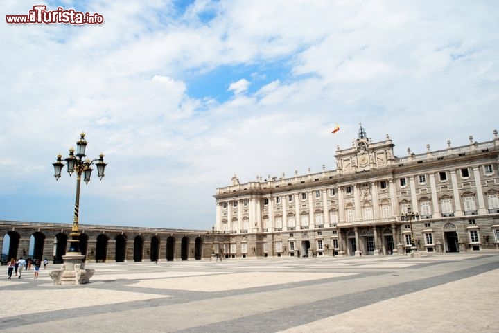 Immagine Plaza de la armeria, Palacio Real, Madrid