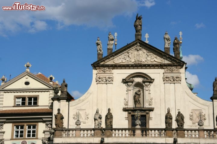 Immagine La chiesa di San Salvatore a Praga, Repubblica Ceca. Parte del Klementinium, questa basilica a tre navate è stata costruita fra il 1578 e il 1582. Un tempo era la principale chiesa gesuita in Boemia.
