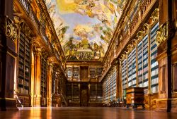 Sala della Biblioteca Barocca al Klementinum ...