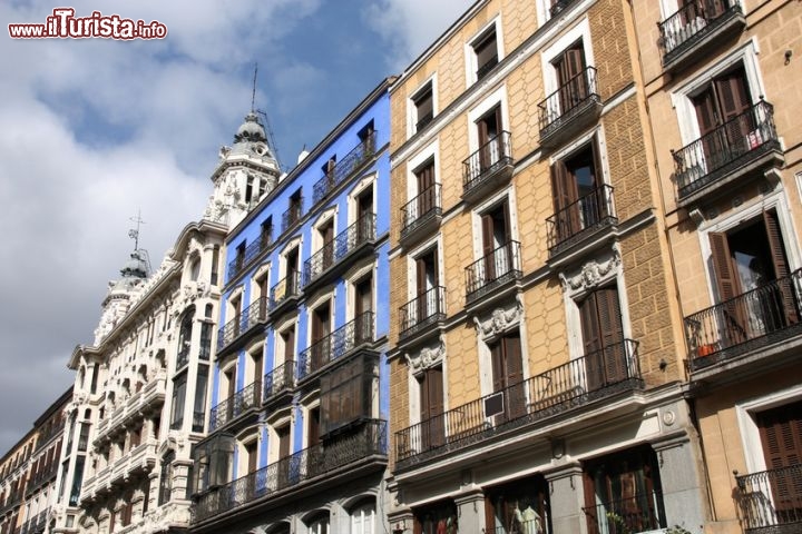 Immagine Le facciate degli edifici su Calle Mayorm Madrid