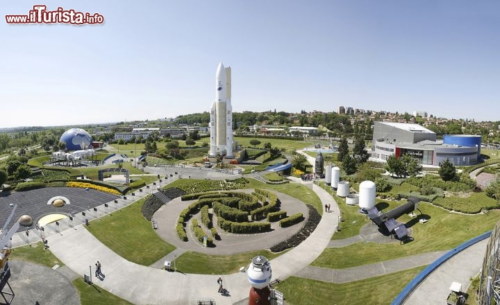 Immagine Il Parco della Cité de l'espace, una delle principali attrazioni turistiche della città di Tolosa - copyright Cité de l'Espace