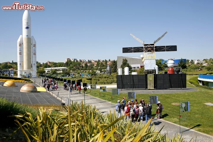 Immagine L'Allée de l'infini, il percorso nel giardino della Città dello spazio di Tolosa (Francia) - Copyright Cité de l'Espace - Manuel Huynh