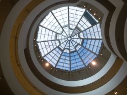 Guggenheim Museum interno spirale e soffitto a vetrata