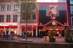 Locali notturni nel Red light district di Amsterdam - ©NBTC Holland Media Bank