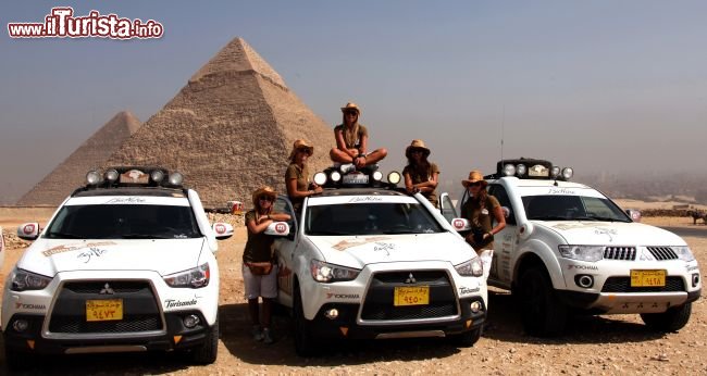Immagine Donnavventura ai piedi delle piramidi di Giza
DONNAVVENTURA® 2010 - Tutti i diritti riservati - All rights reserved