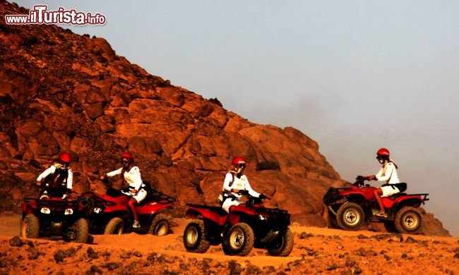 Immagine Deserto alle spalle si Sharm el Sheikh, DA alle prese con i quad
DONNAVVENTURA 2010 - Tutti i diritti riservati - All rights reserved