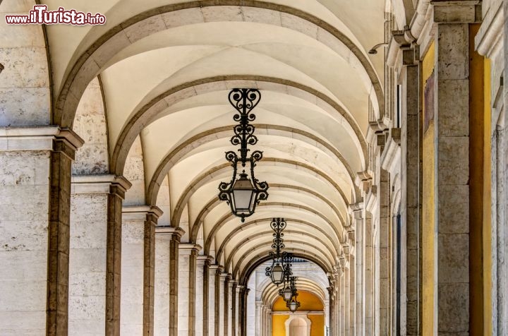 Immagine Arcate, Praca do Comercio Lisbona - © matthi / Shutterstock.com