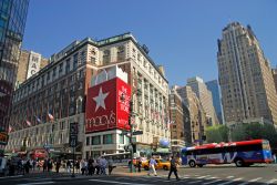 Macy's su Herald Square, Midtown Manhattan, a New York City, il più grande store del mondo - © Philip Lange / Shutterstock.com
