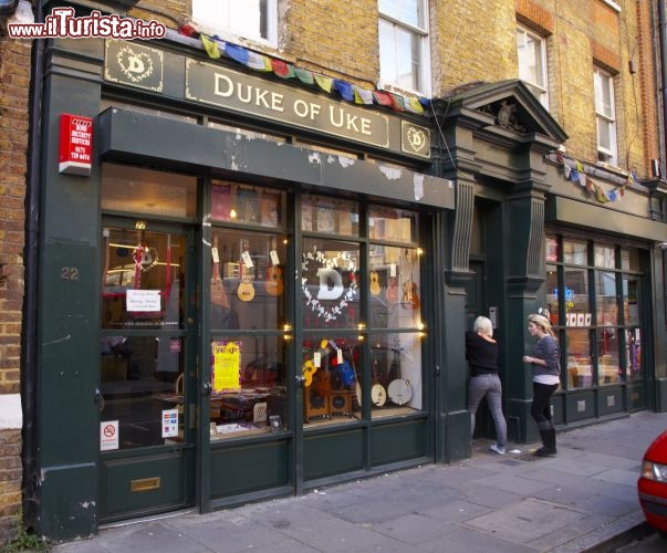 Immagine Duke of Uke, negozio musica a Spitalfields, Londra - visitlondonimages/ britainonview/ Pawel Libera