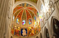 Interno della Cattedrale Santa Maria de la Almudena, ...