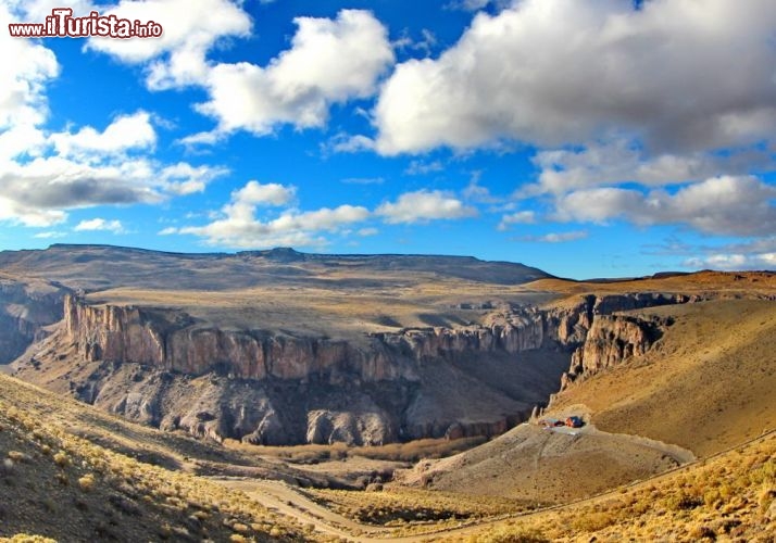 I selvaggi paesaggi patagonici, incorniciato dal magico cielo dell'Argentina - © DONNAVVENTURA® 2012 - Tutti i diritti riservati - All rights reserved