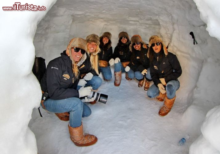 Il team dentro ad un igloo presso la cima del Cerro Catedral in Argentina - © DONNAVVENTURA® 2012 - Tutti i diritti riservati - All rights reserved