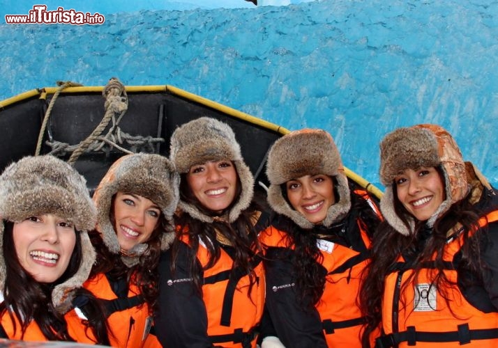 Il team verso la Terra del Fuoco: qui ci troviamo presso il lago Grey - © DONNAVVENTURA® 2012 - Tutti i diritti riservati - All rights reserved