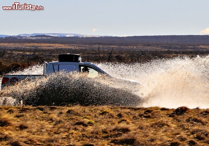 Off road nei pressi di Punta Arenas, siamo al limite tra Patagonia e Tierra de Fuego - © DONNAVVENTURA® 2012 - Tutti i diritti riservati - All rights reserved