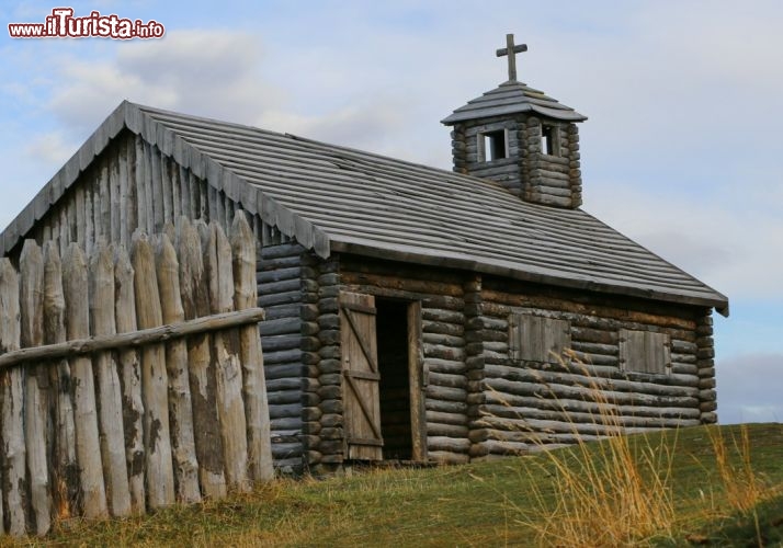 Fuerte Bulnes: una tipica chiesetta in legno della Patagonia - © DONNAVVENTURA® 2012 - Tutti i diritti riservati - All rights reserved