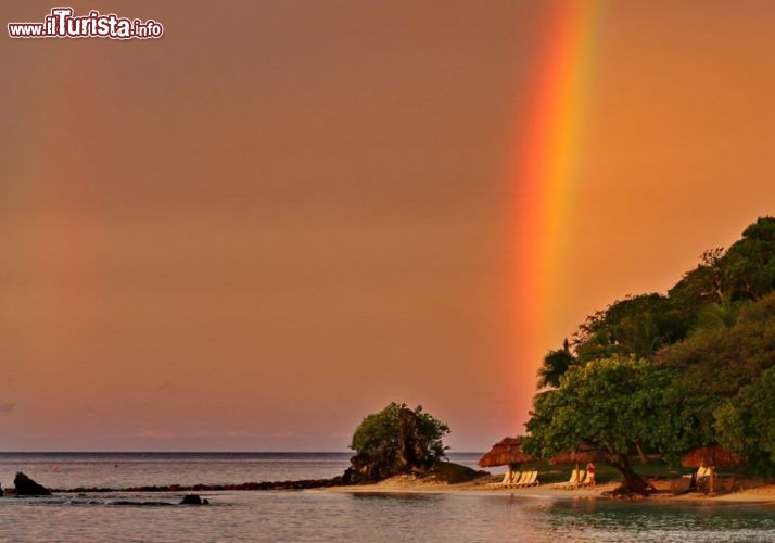 Arcobaleno al tramonto dal Castaway resort alle Isole Fiji - © DONNAVVENTURA® 2012 - Tutti i diritti riservati - All rights reserved